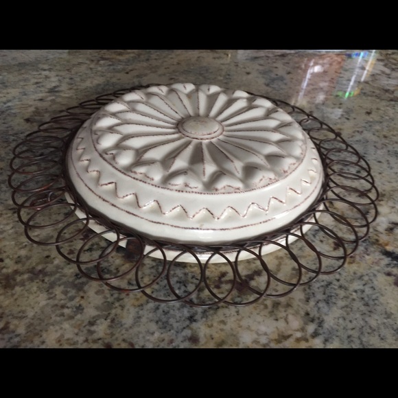 ROUND HIGH QUALITY WALL DECOR - NEW! - Picture 3 of 5